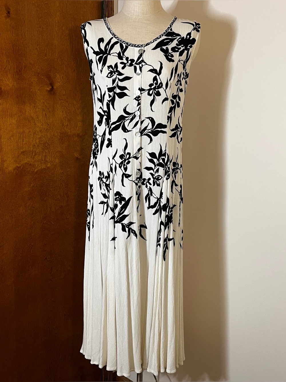 Vintage Sleeveless White gauzey cotton Dress with Black Floral Print